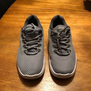 Nike Lunar Converge Men’s Running Shoes, size 7.5